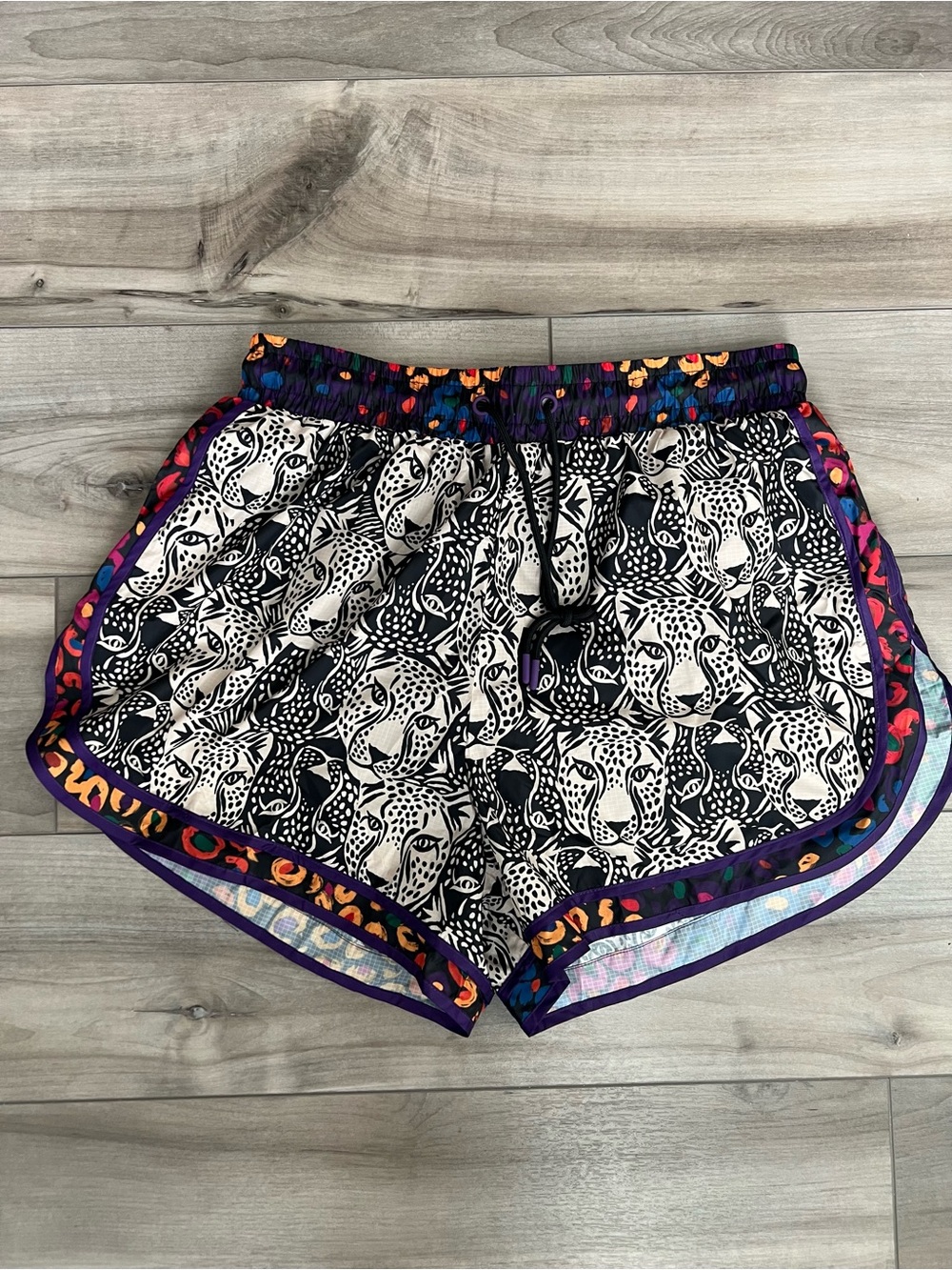 FARM Rio Mixed B&W Midnight Leopards Nylon Shorts NWT L - Picture 2 of 6